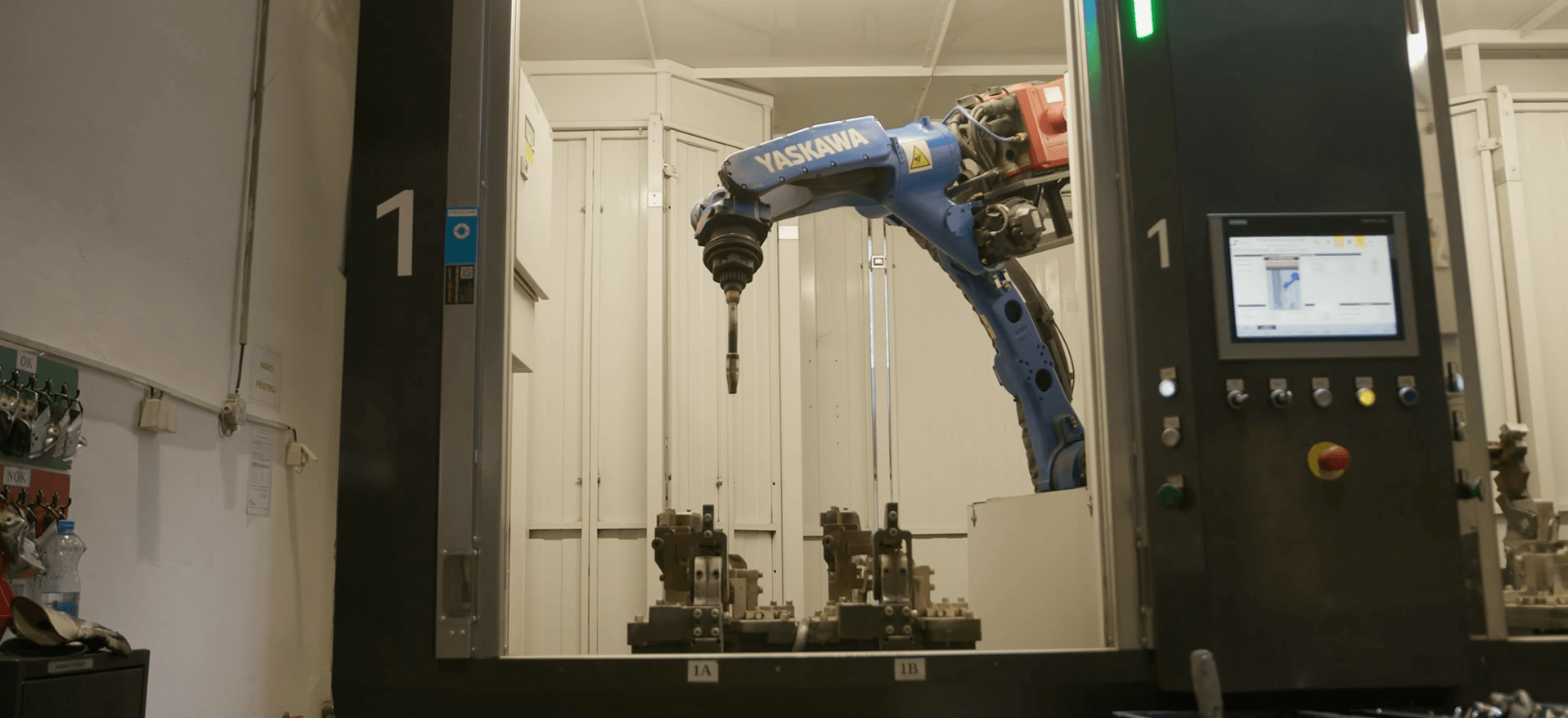 Yaskawa robotické svařovací pracoviště